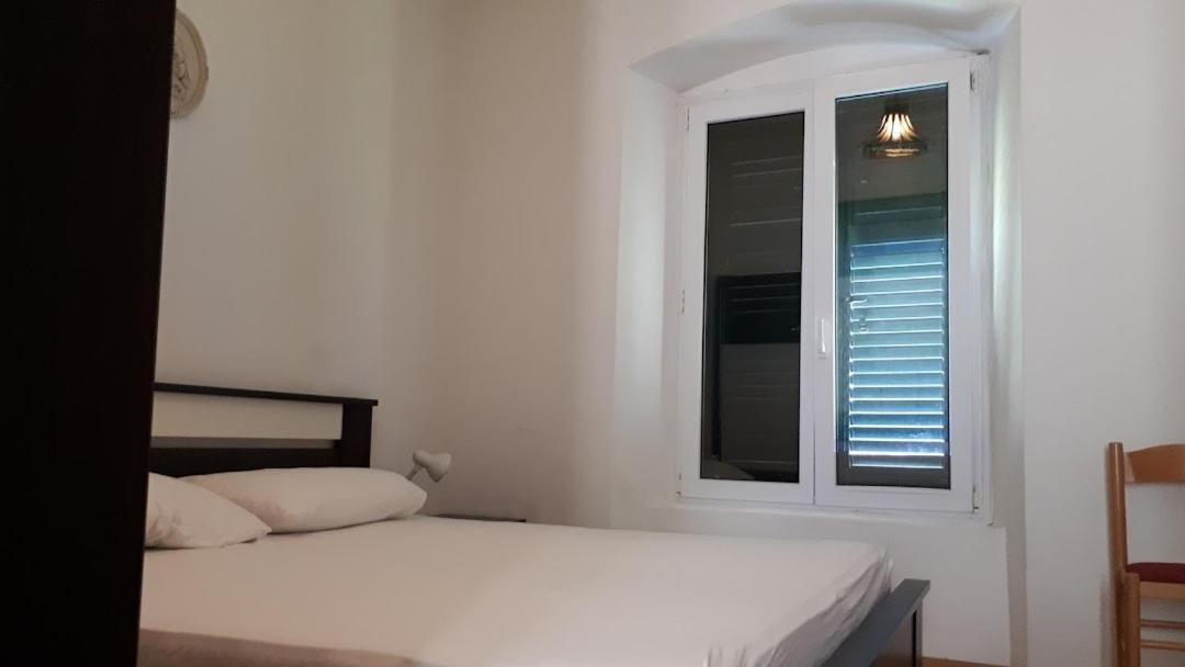 Villa Jelka Apartment Затон Екстериор снимка